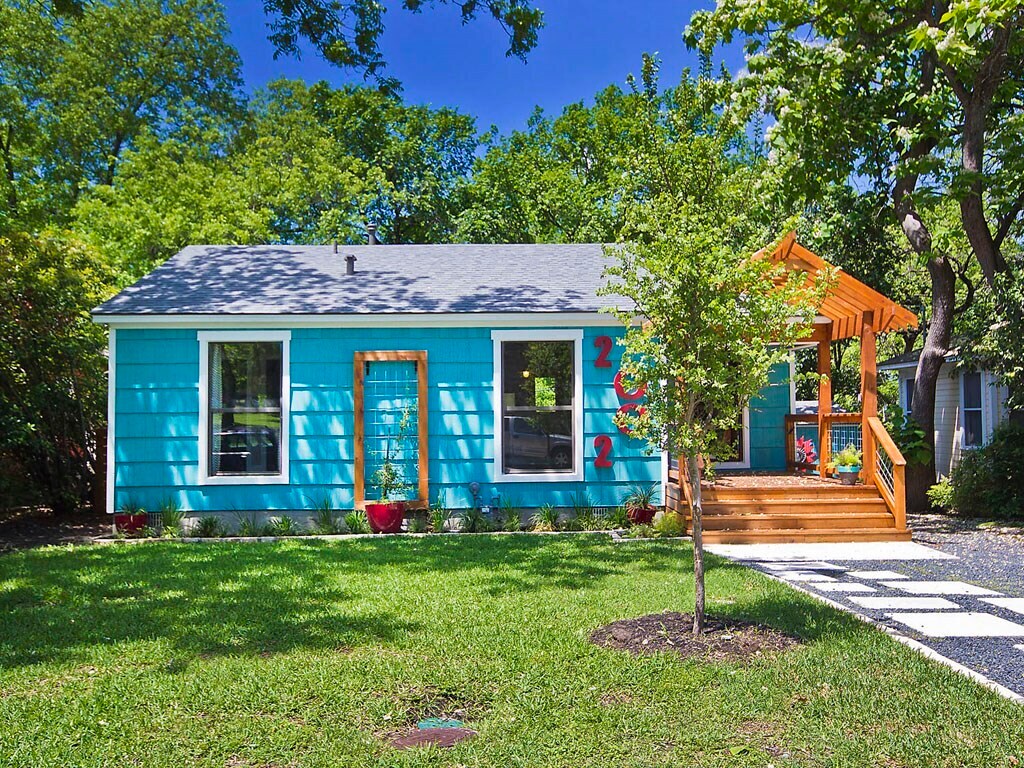 Primary Photo - 2002 Rountree Dr