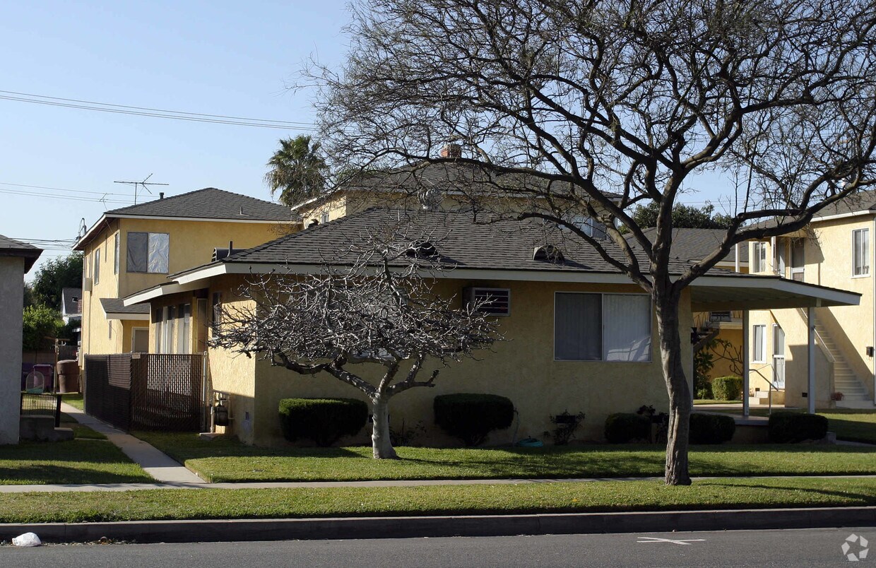 Foto principal - Clark Avenue Apartments
