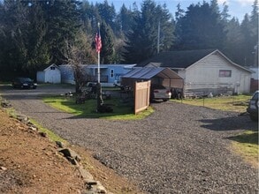 Building Photo - 3000 Northlake Way NW