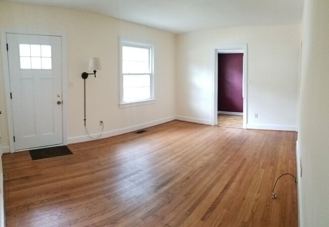 Photo - 702 Tanyard St House