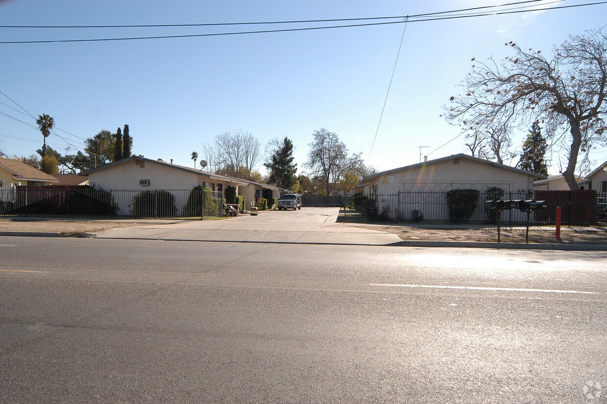 Building Photo - 8132-8146 Cypress Ave
