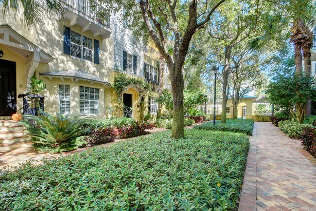 Foto del edificio - 312 N Bromeliad