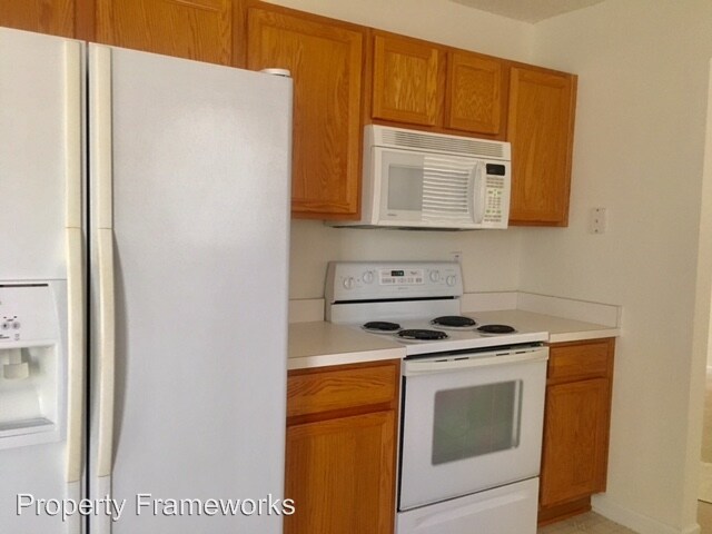 Building Photo - 127 Ashewood Lake Dr