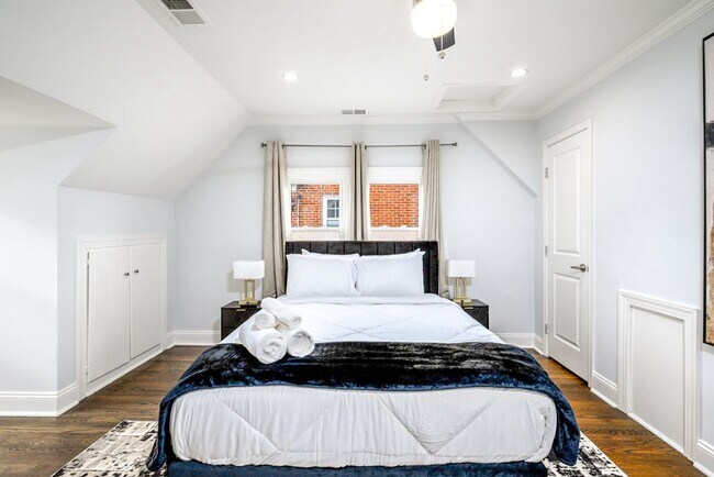 Building Photo - 4609 Eastern Ave