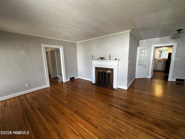 Photo - 702 E 3rd St House