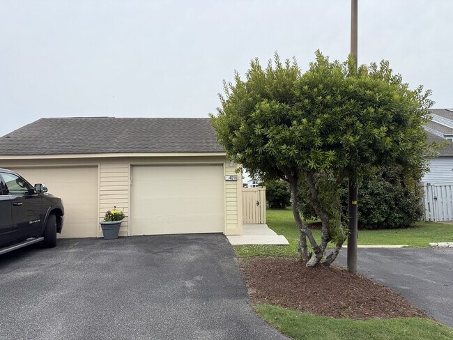Foto del edificio - 4016 Fairway Lakes Dr