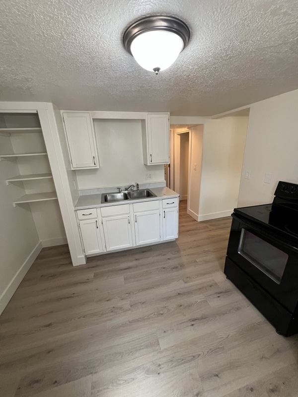 Building Photo - 616 N 300 E