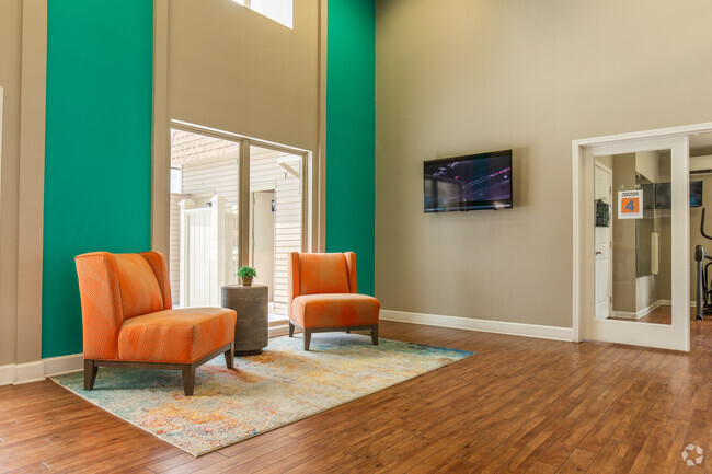 Casa club - University Village - Carbondale, IL