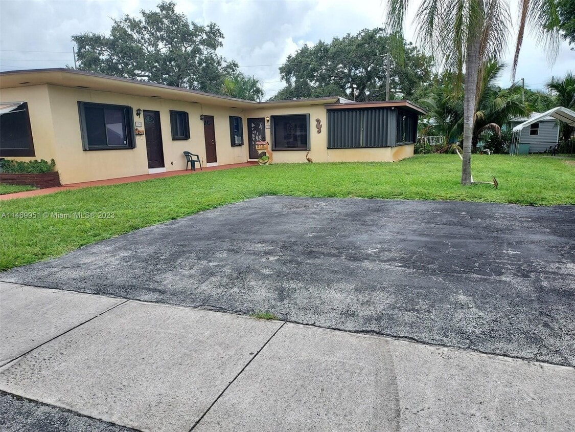 208 SW 3rd St Unit 206, Dania Beach, FL 33004 Apartment for Rent in