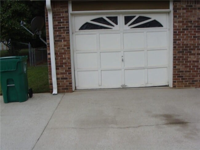 Building Photo - 3483 Fannin Dr