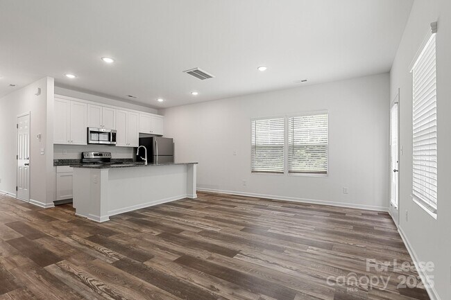 Foto del edificio - 110 Blakeslee Ct