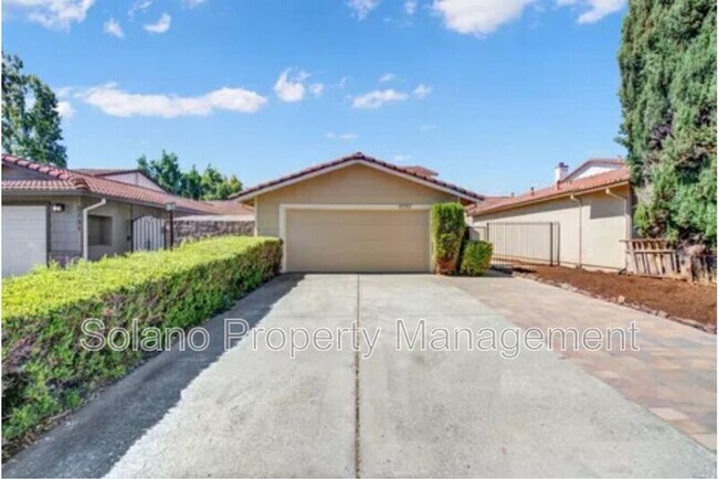 Building Photo - 2737 Almondwood Way