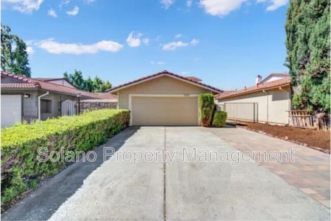 Foto del edificio - 2737 Almondwood Way