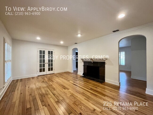 Foto del edificio - **3 Bed, 2 Bath Home in Alamo Heights**