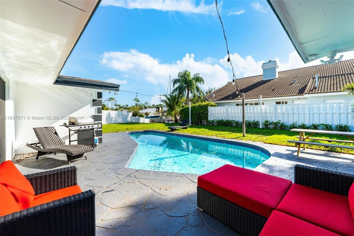 Foto principal - 1200 NE 27th Way