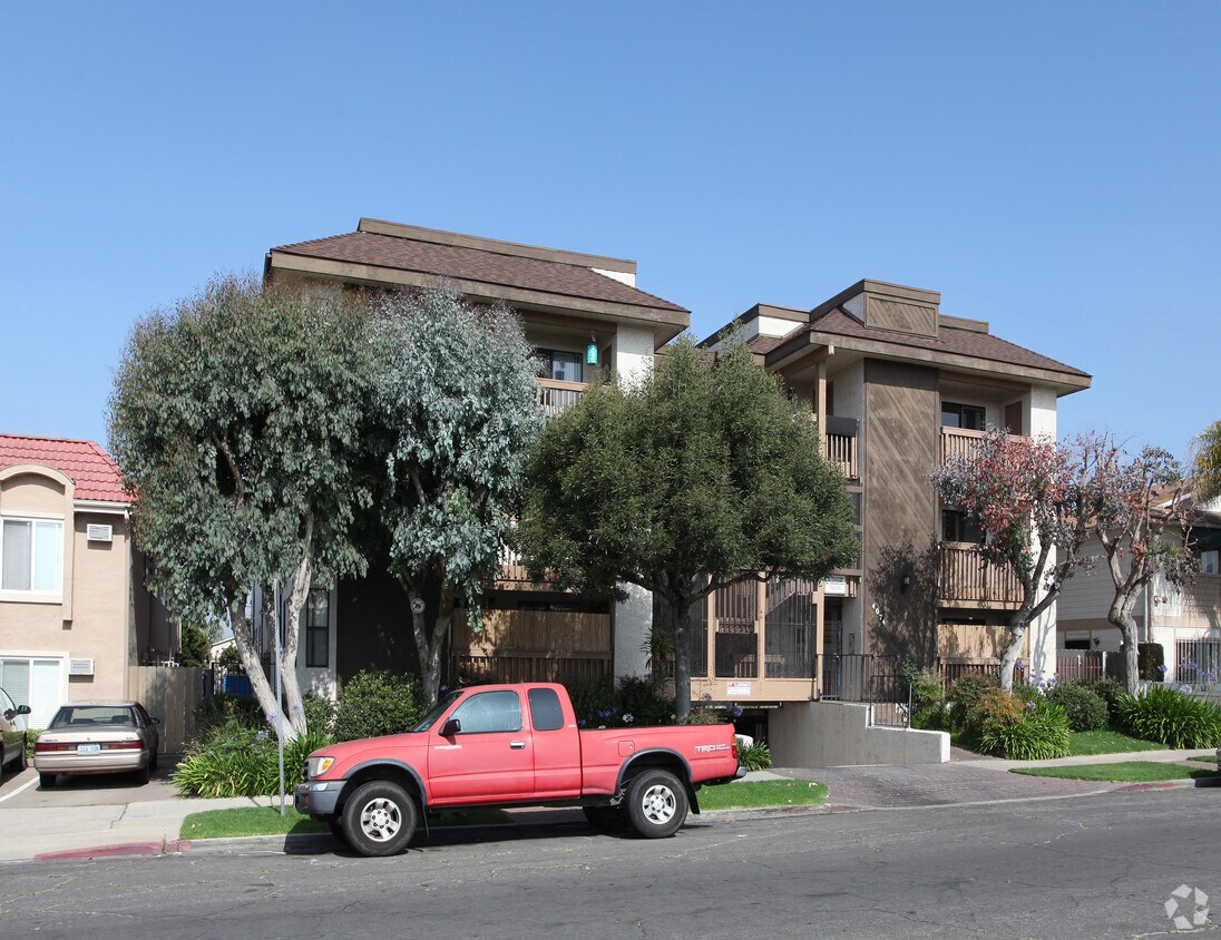 Building Photo - 4074 Swift Ave