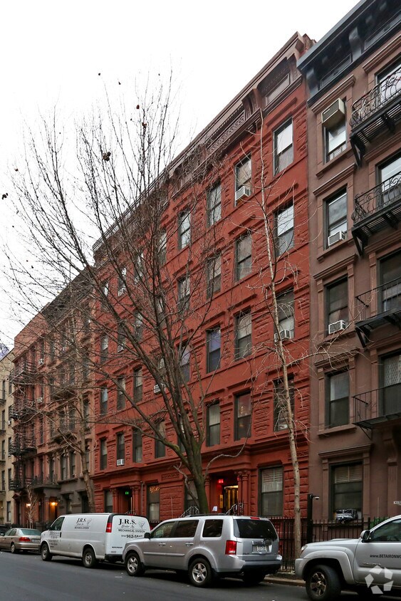 Foto principal - 348-350 W 48th St