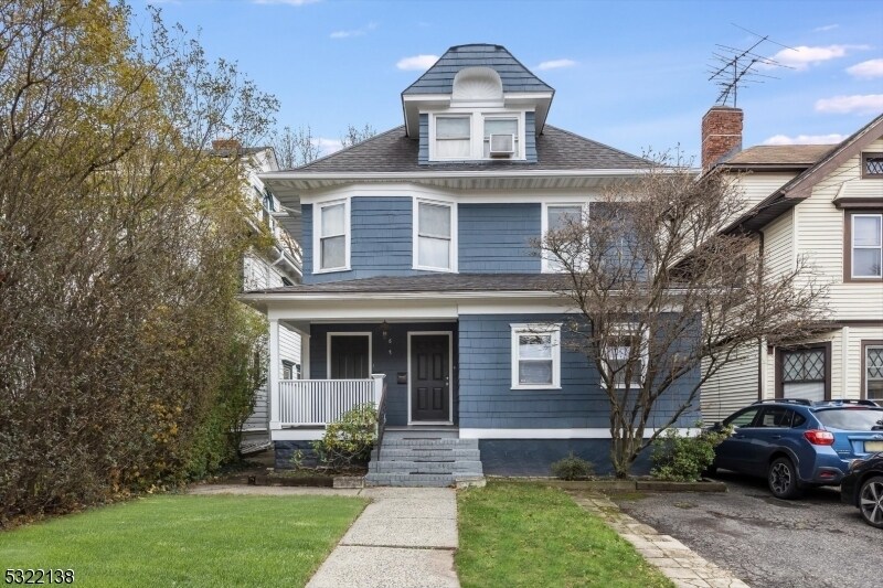 Primary Photo - 87 Grove St