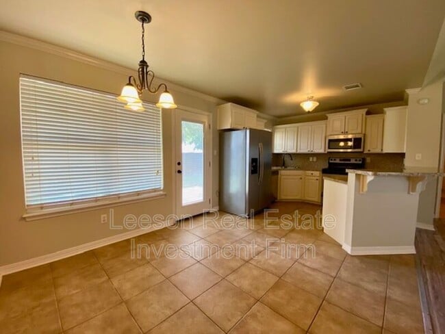 Building Photo - 123 Foxchase Dr