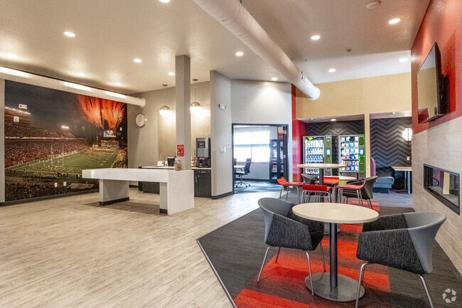 Clubhouse Lobby - The Quarters Ames