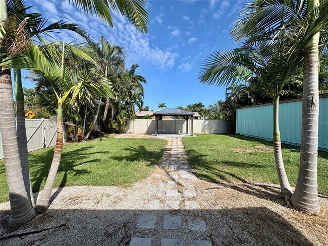 Foto del edificio - 4342 Pompano Ln