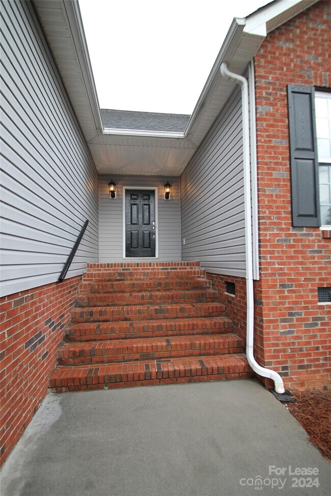 Foto del edificio - 1830 Country Manor Ln