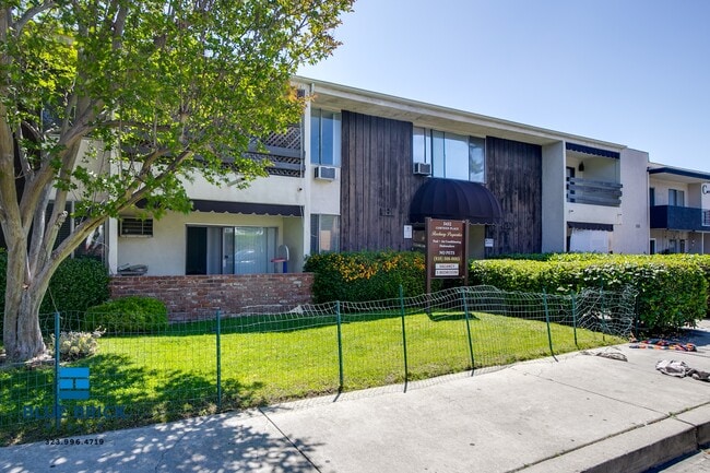 Building Photo - 5452 Corteen Pl