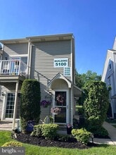Building Photo - 5107A Adelaide Dr