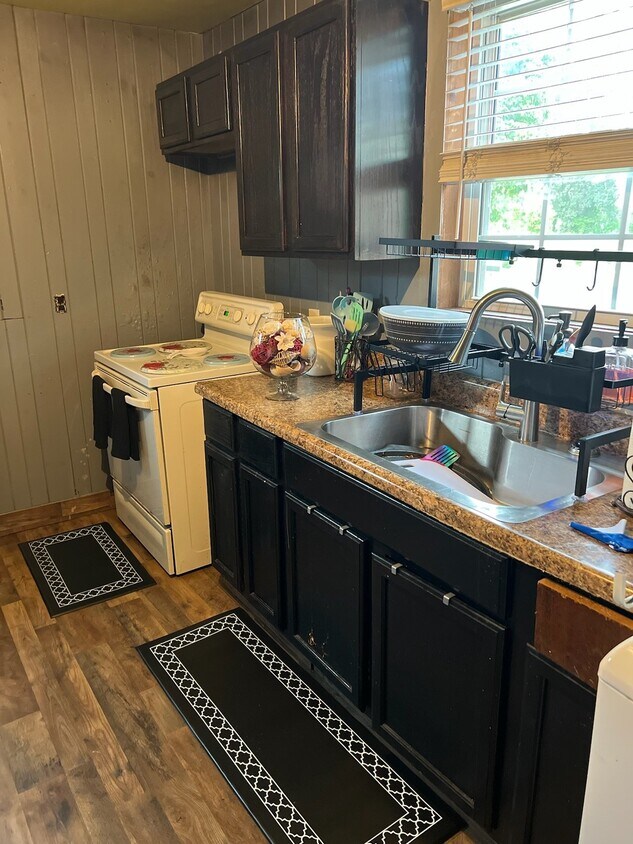 Foto del edificio - 451 Cook Rd