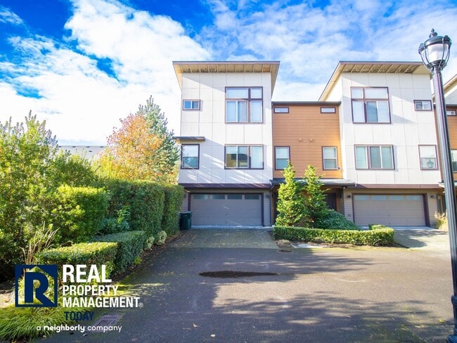 Building Photo - Modern 2-Bed Townhome with Garage & Private Patio in Renton!