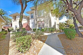 Building Photo - 908 Domnus Ln