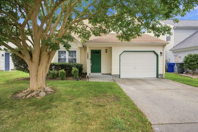 Building Photo - 3-Bedroom Home with Garage & Private Patio