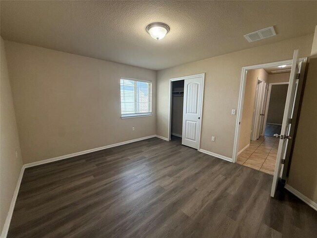 Building Photo - 1441 Hamiltons Wy