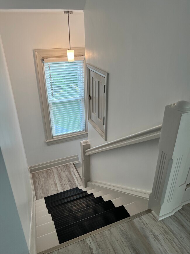 Front Staircase - 402 Brandon St