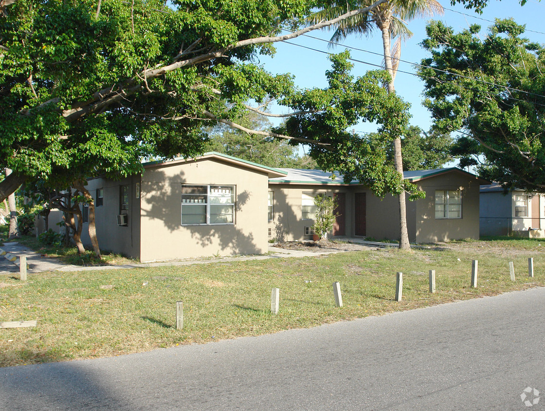 Building Photo - 1541-1545 NW 7th St