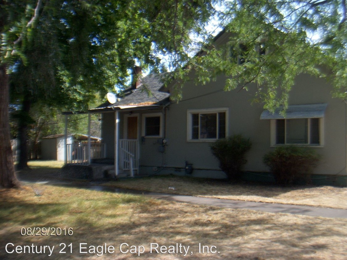 Building Photo - 701 1/2 Adams Ave