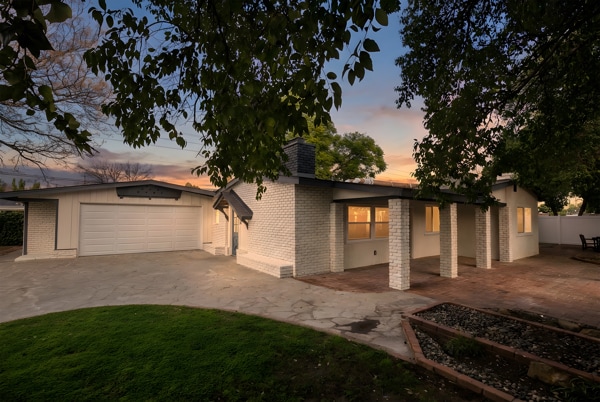 Building Photo - 8666 Keokuk Ave