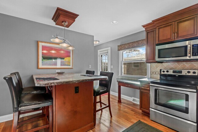 Foto del edificio - 7422 W Crawford Ave