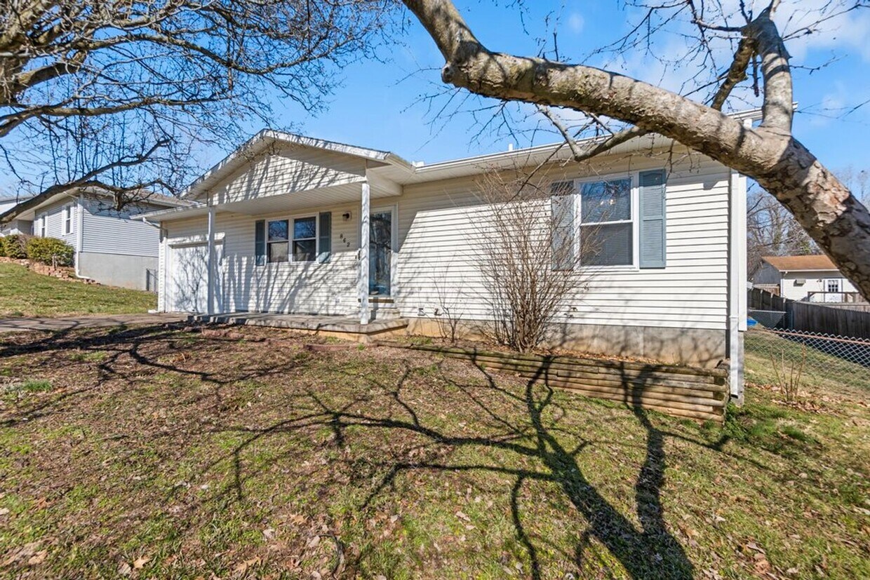 Primary Photo - Adorable Home in Jackson
