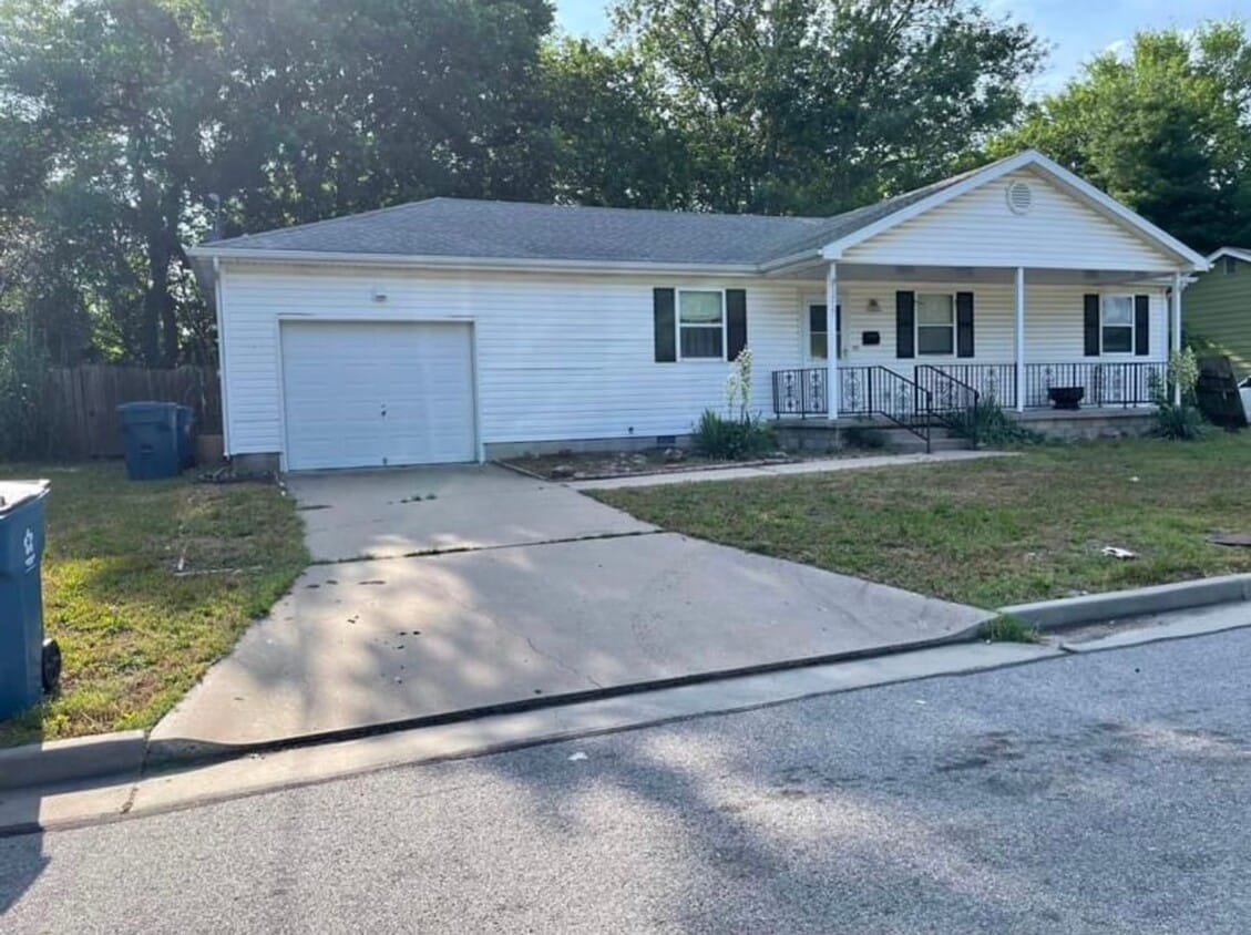 1717 Iowa Ave, Joplin, MO 64804 House Rental in Joplin, MO