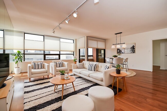 Building Photo - 5150 Hidalgo St