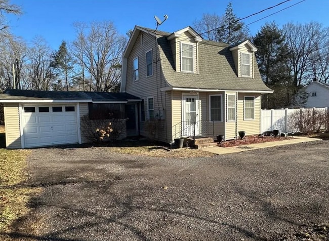 Building Photo - 1528 Portland-Cobalt Rd