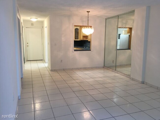Building Photo - 1085 W 68th St