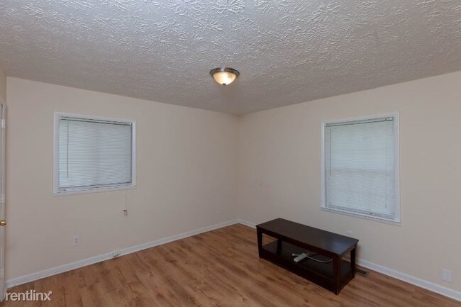 Building Photo - 4 br, 2.5 bath House - 1545 Spruce Ridge Ct