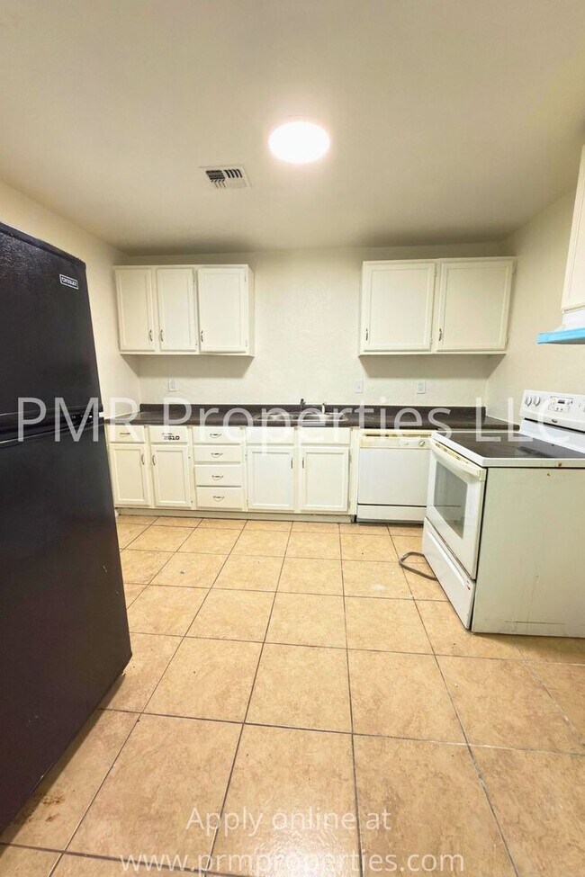 Foto del edificio - 3 Bedrooms / 1 Bathroom House