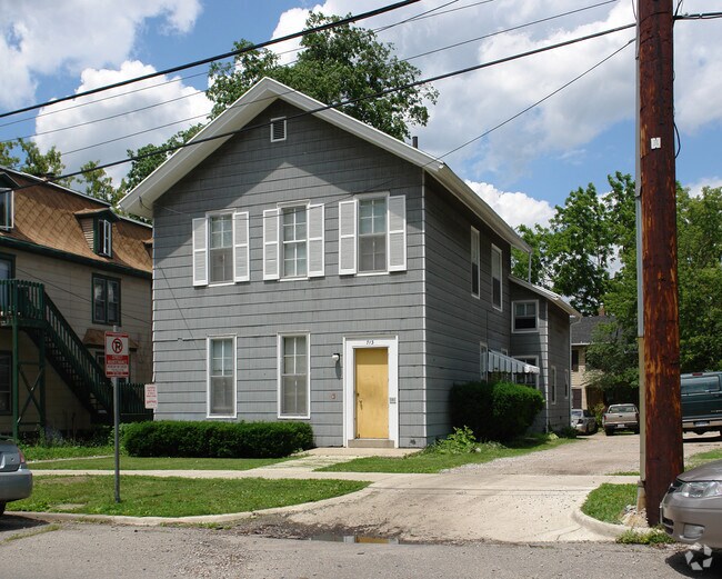 Building Photo - 713 Catherine St