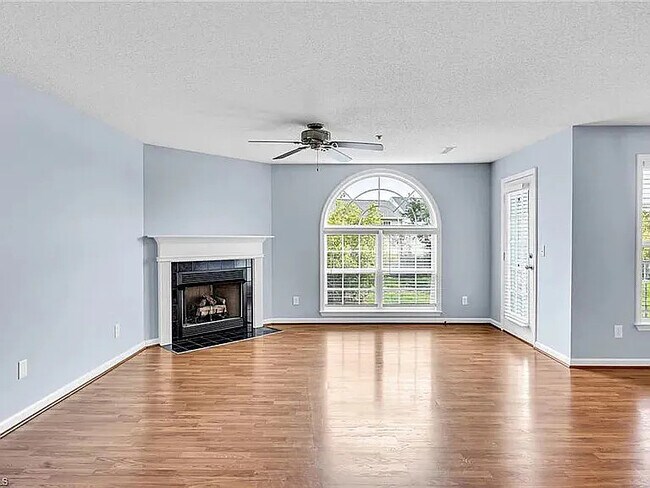 Foto del edificio - 3729 Morris Farm Dr