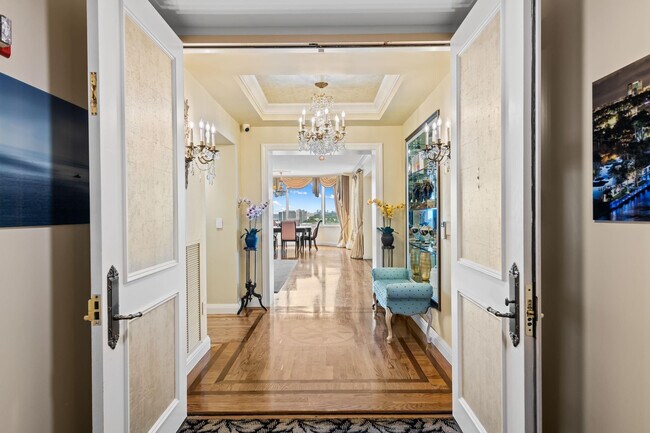 Foto del edificio - 3055 Harbor Dr