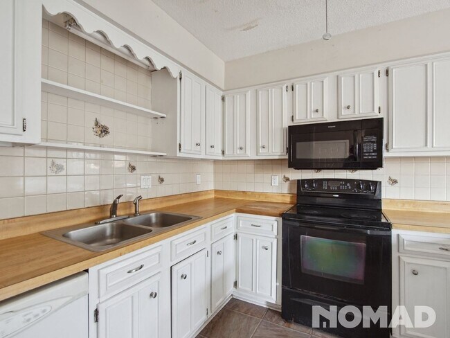 Foto del edificio - 3 Bedroom Condo in Raleigh