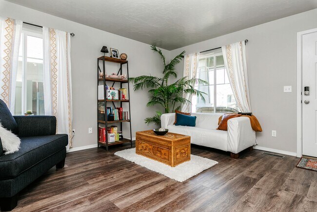 Foto del edificio - 4bd/2.5ba Home Near the Marketplace Nampa ...